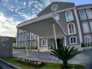 Budova, kde se hotel nachází