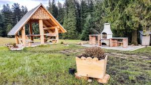Vonkajšia záhrada v ubytovaní Apartamenty Polana Sywarne Zakopane