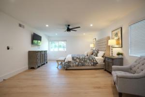 Et tv og/eller underholdning på Coming Mid-April 2023! Beautifully upgraded two-story home with backyard oasis