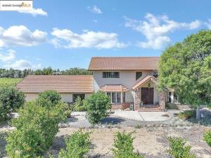 an image of a house at Vintage Vineyard Estate in Oakley