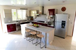 Gallery image of Dolce Vita Villa Moorea in Paopao