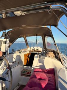 a view of the cockpit of a boat at Echappée belle in Cros-de-Cagnes