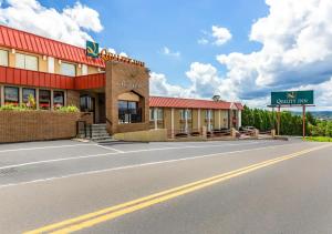 a view of a southwest inn on the street at Quality Inn East Stroudsburg - Poconos in East Stroudsburg