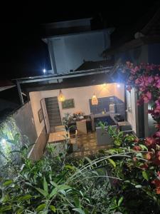 a view of a living room at night at D,lacoco in Kubupenlokan
