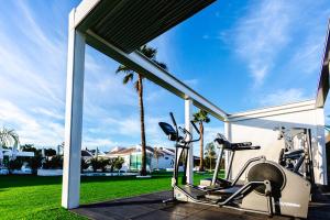 Fitness centrum a/nebo fitness zařízení v ubytování Seven Hotel & Wellness - Gay Men Only