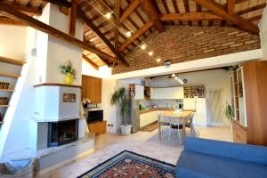 A kitchen or kitchenette at Ca' Dei Burci