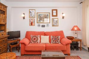 A seating area at Bahia 58 Apartments Casasol