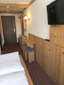 TV a/nebo společenská místnost v ubytování Hotel City