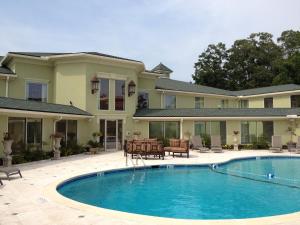 Photo de la galerie de l'établissement Town & Country Inn and Suites, à Charleston