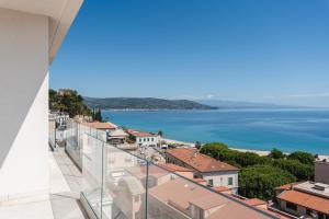 a view of the water from a building at Palazzo Ambra in Soverato Marina