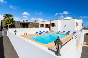 an image of a villa with a swimming pool at Villa El Callao in La Asomada