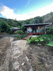 a small house with a pathway leading to it at Kai Kabana Chill in HUH