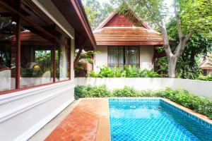Bazén v ubytování Samui Buri Beach Resort nebo v jeho okolí