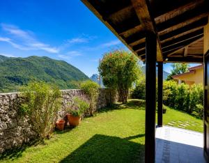 a view of the garden from the house at La quercia di Massena in Lauria Inferiore
