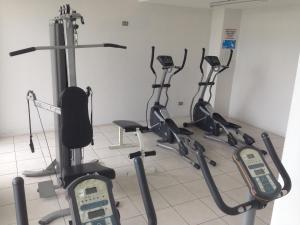 Fitness centrum a/nebo fitness zařízení v ubytování Vista Apartments - Aire Acondicionado y Estacionamiento