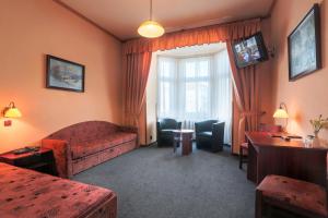 A seating area at Hotel Victoria