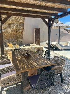 Фотография из галереи Apellōn Mykonos Luxury Seaview Retreat в Миконосе