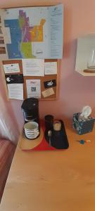 Coffee at tea making facilities sa La Vie en rose
