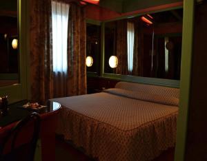 Postel nebo postele na pokoji v ubytování Hotel Motel 2