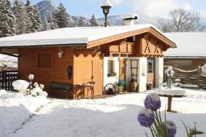Gästehaus Waldrand Garni v zime
