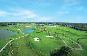 Golf v rezortu nebo okolí