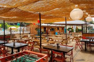 En restaurant eller et andet spisested på Kampaoh Deva