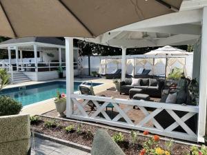 Majoituspaikassa Mar Bella Boutique Hotel & Spa tai sen lähellä sijaitseva uima-allas