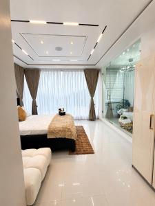 Gallery image of One Plus One Luxe Retreat with Airport Pickups in Tema