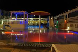 Bazén v ubytování Aphrodite Beach Hotel nebo v jeho okolí