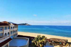 a view of the beach from a building at Mehari Tabarka in Tabarka