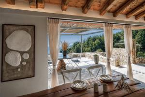 Foto de la galeria de Kriari forest & sea view luxury cottage a Póroi