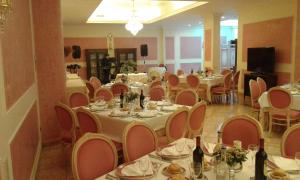 Restauracja lub miejsce do jedzenia w obiekcie Grand Hotel degli Angeli