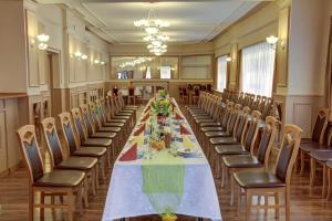Restauracja lub miejsce do jedzenia w obiekcie Karet Obiekt Hotelowy