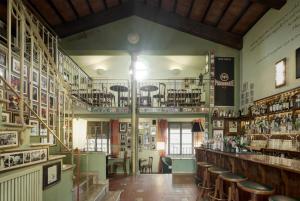La Posta Hotel & Thermal Spa酒廊或酒吧区