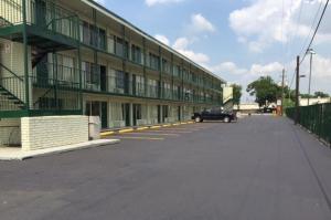Gallery image of Houston Inn and Suites in Houston