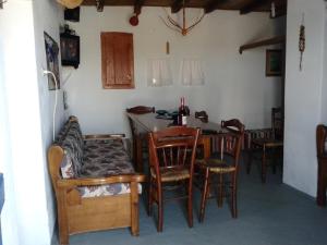 Χώρος καθιστικού στο Tinas House