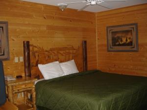 Postel nebo postele na pokoji v ubytování Georgetown Mountain Inn