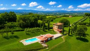 an aerial view of a estate with a swimming pool at Dimora Gentile BnB in Castiglione del Lago