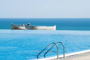 The swimming pool at or close to Kaliakria Resort