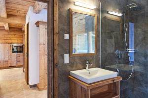 Koupelna v ubytování Chalets Almidylle