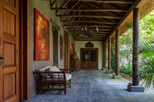 an empty hallway of a house with a porch at Cruz de Triana in Rancagua