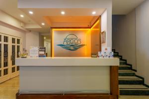 Un certificat, premiu, logo sau alt document afișat la Argos Hotel +105 fotografii