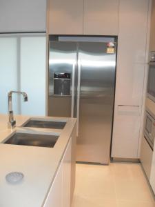 A kitchen or kitchenette at Soul Surfers Paradise 3 Bedroom Beach Apartment