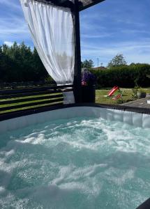 a hot tubificialificialificialificialificialificialificialificialificialificialificialificialificial at Enebolig i Larkollen in Moss