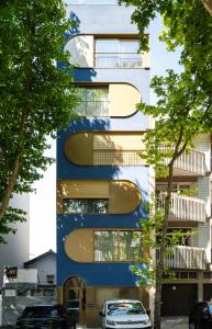 a building with the letter e on the side of it at Matosinhos in Matosinhos