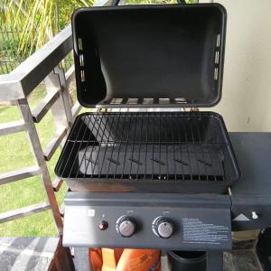 a grill sitting on top of a table at Heathercreek Accommodation in George
