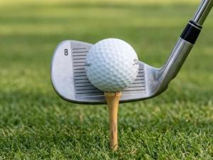 a golf ball on top of a tee at Aggeneys Hotel in Aggeneys