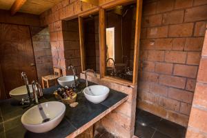 Ένα μπάνιο στο Eco-Lodge El Andinista +38 φωτογραφίες