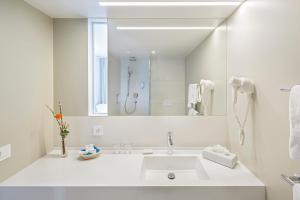 Newstar Hotel (Free Parking)的一间浴室