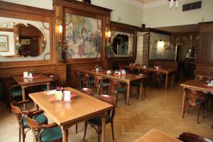 Restaurace v ubytování Hotel U Zeleneho stromu